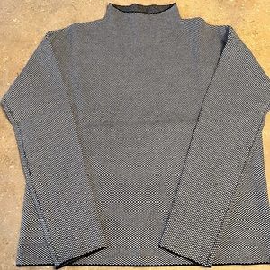 Calvin Klein women’s black and white patterned sweater